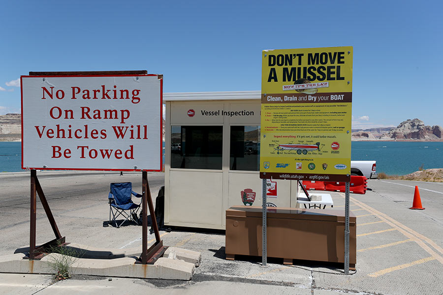 Vessel inspection station for invasive quagga mussels at Lake Powell